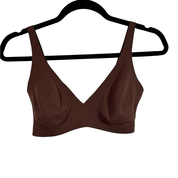 SKIMS Naked Plunge Bralette Wireless Bra in Cocoa - Picture 5 of 9